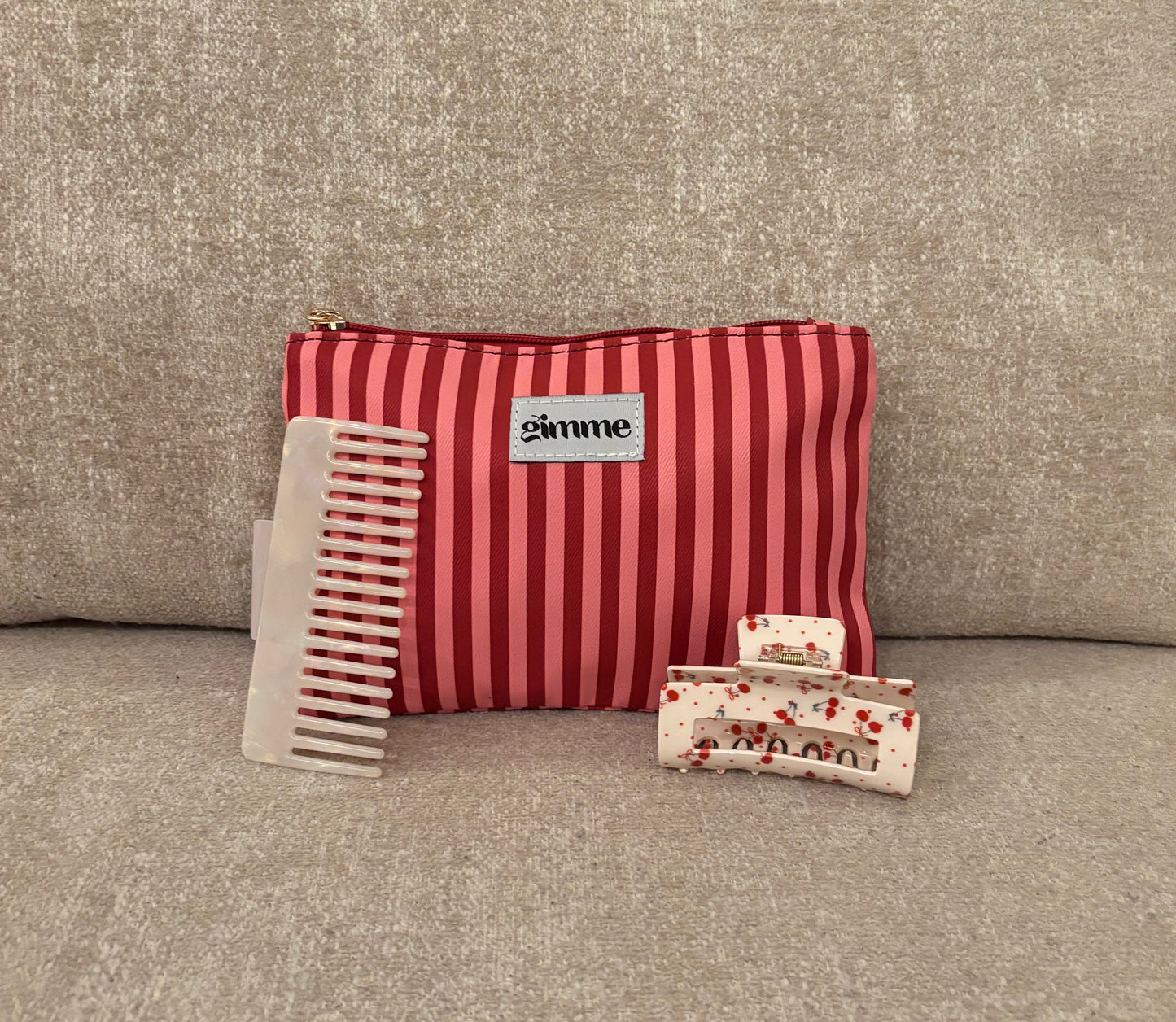 Petite trousse surprise - accessoires cheveux (pince et peigne)