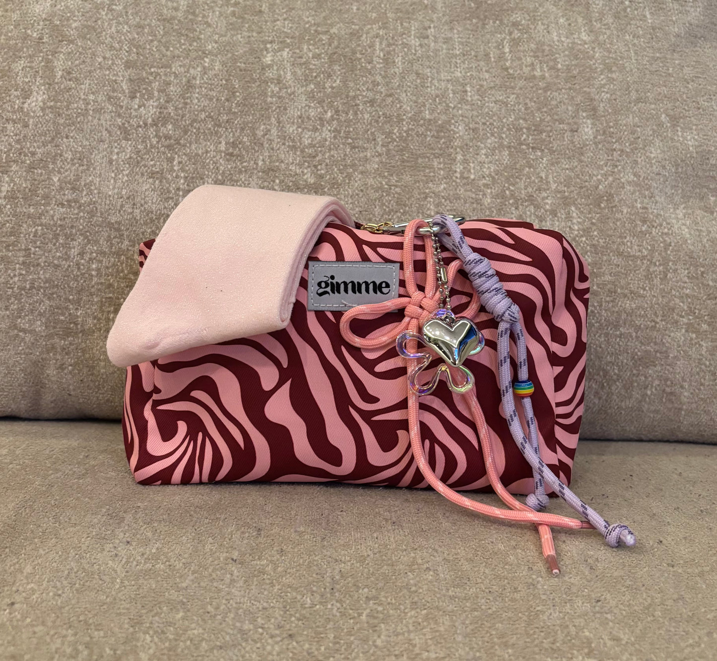 Grande trousse surprise - accessoires (porte-clés et chaussettes à paillettes)