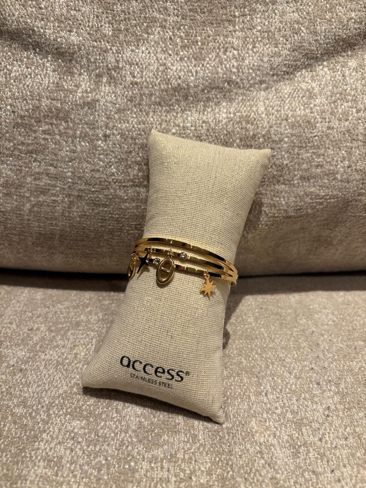 Bracelet jonc Isabelle en acier inoxydable doré