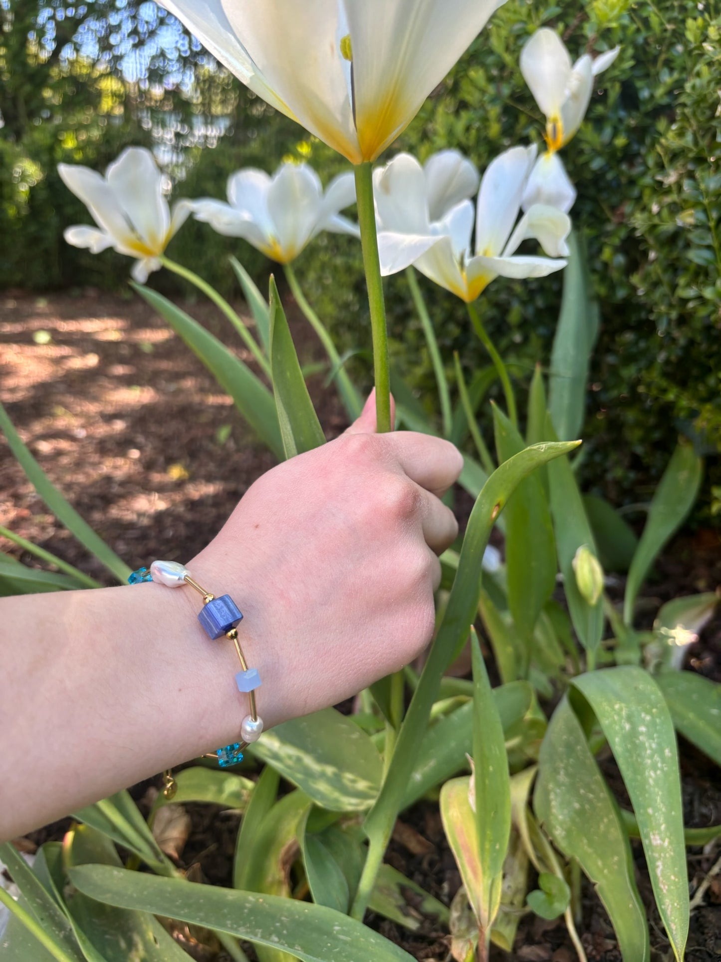 Bracelet Victoria perles bleues et acier inoxydable doré