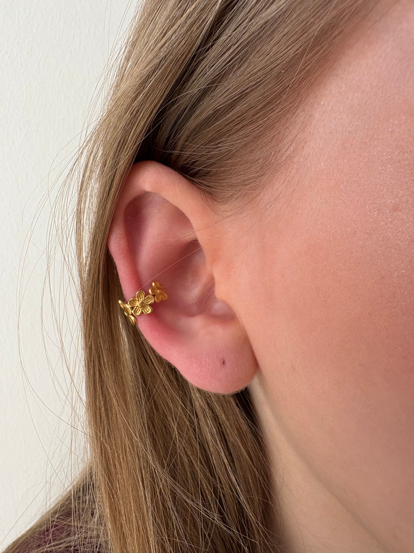 Earcuff Lola en acier inoxydable doré
