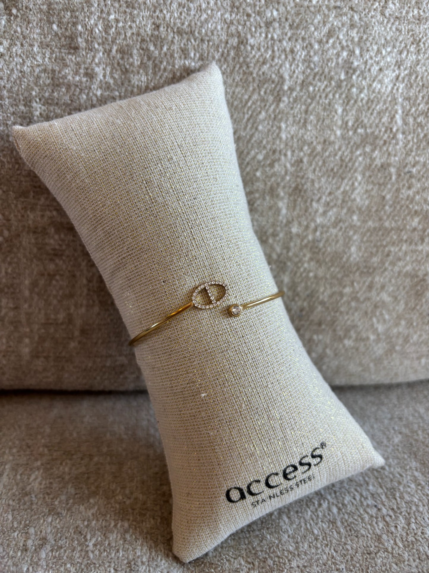 Bracelet jonc fin Emy en acier inoxydable doré