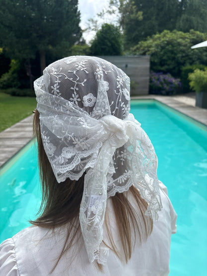 Bandana blanc à dentelle