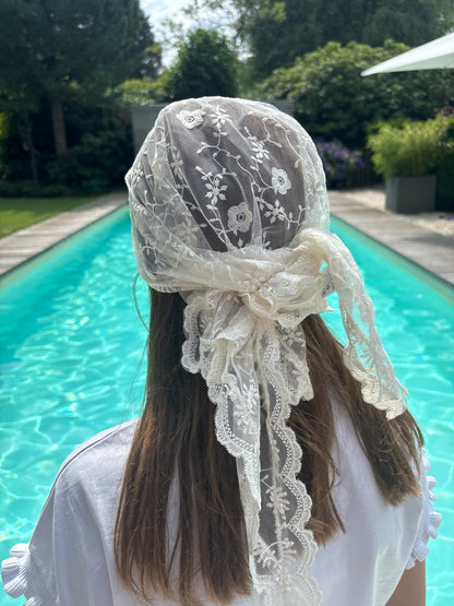 Bandana beige à dentelle