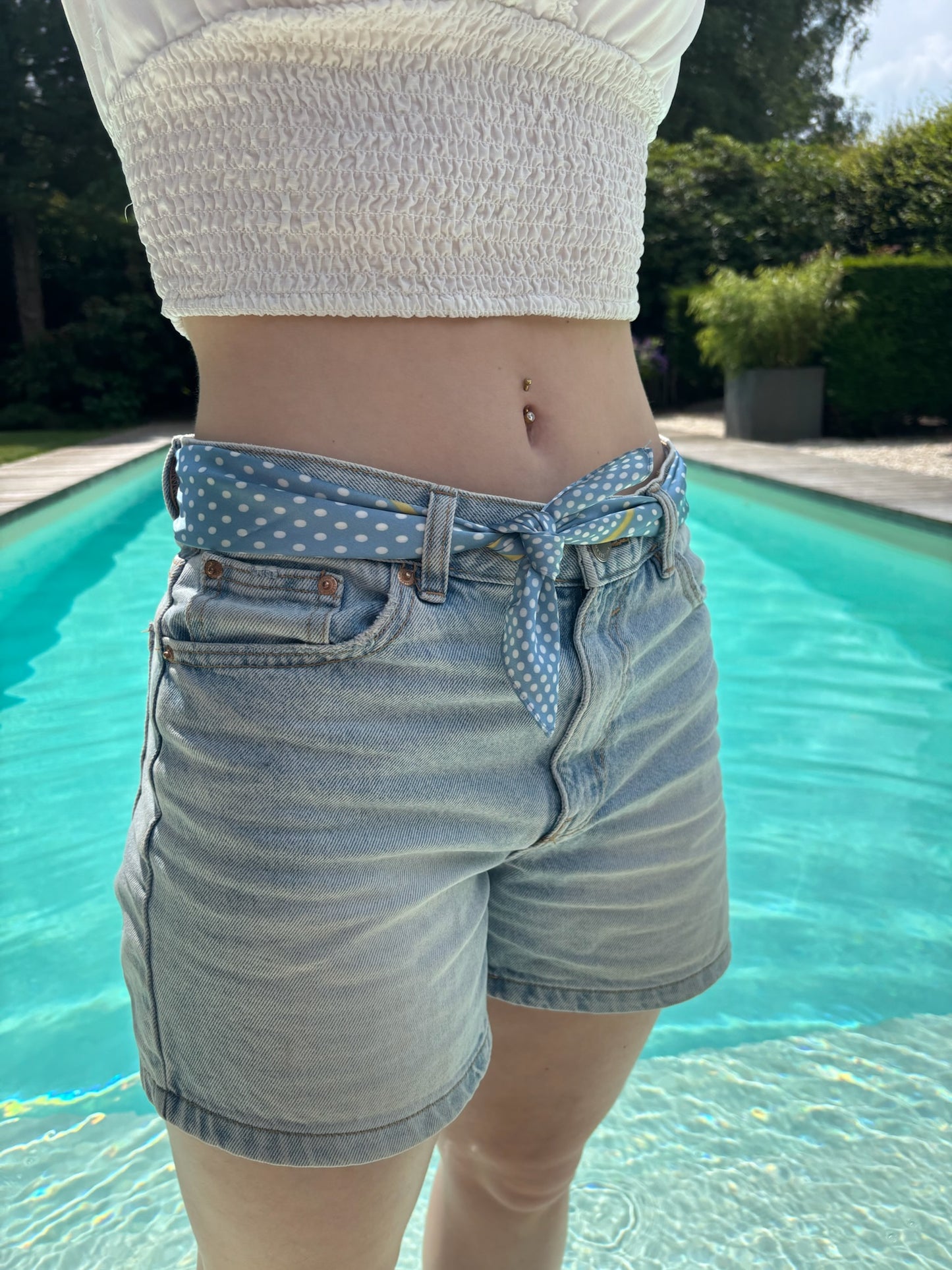 Bandana bleu à pois