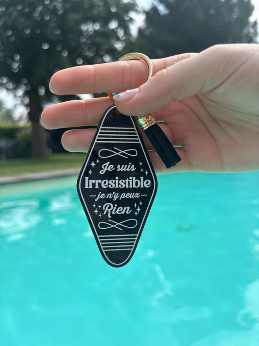 Porte-clés « je suis irrésistible, je n’y peux rien » noir pailleté