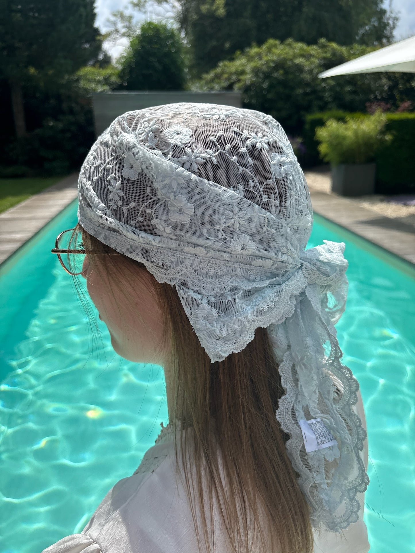 Bandana bleu à dentelle