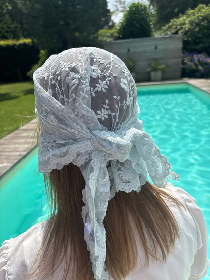 Bandana bleu à dentelle