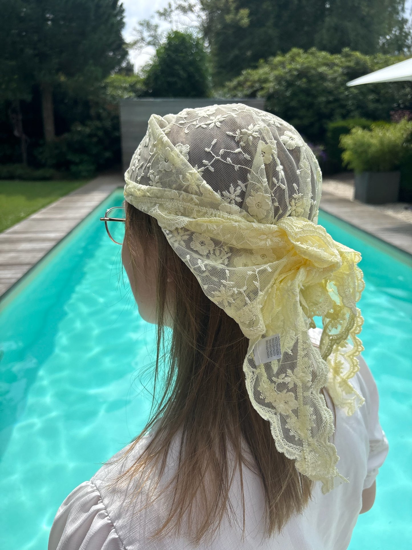 Bandana jaune à dentelle