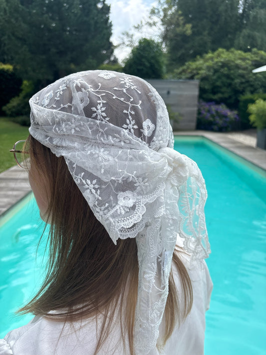 Bandana blanc à dentelle