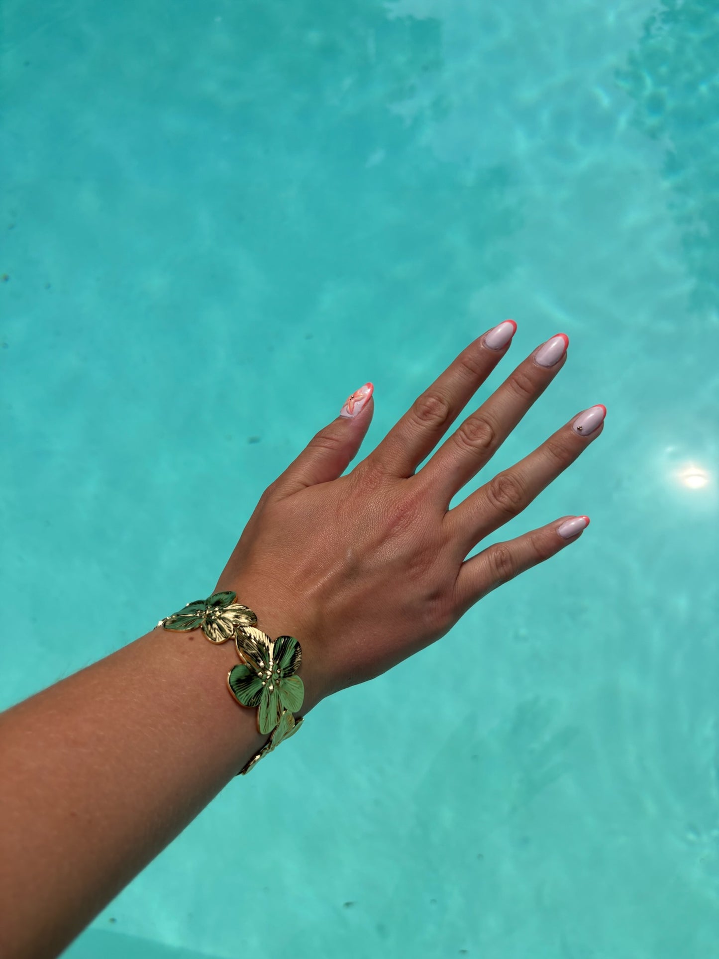 Bracelet jonc Mona en acier inoxydable doré