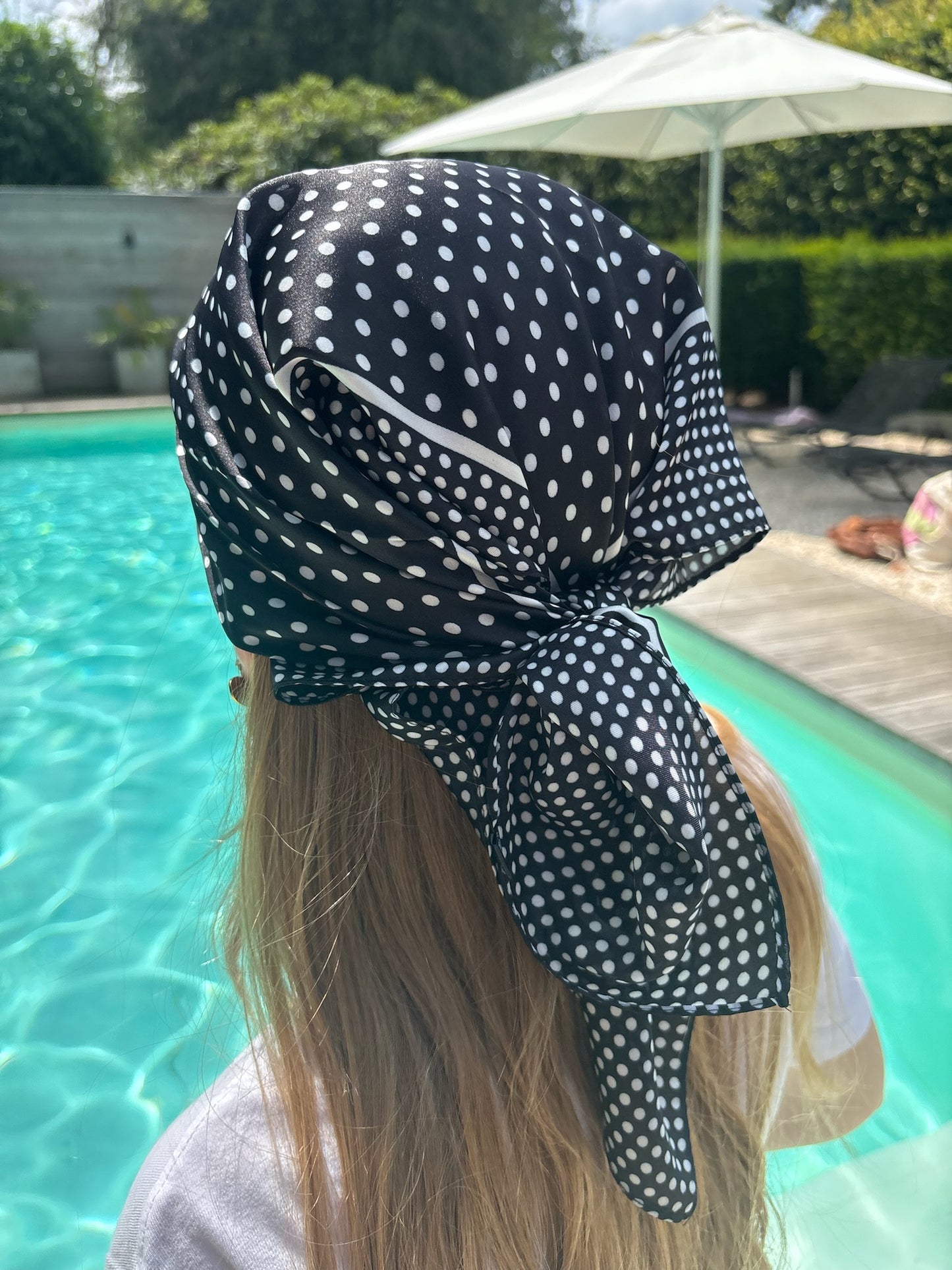Bandana noir à pois