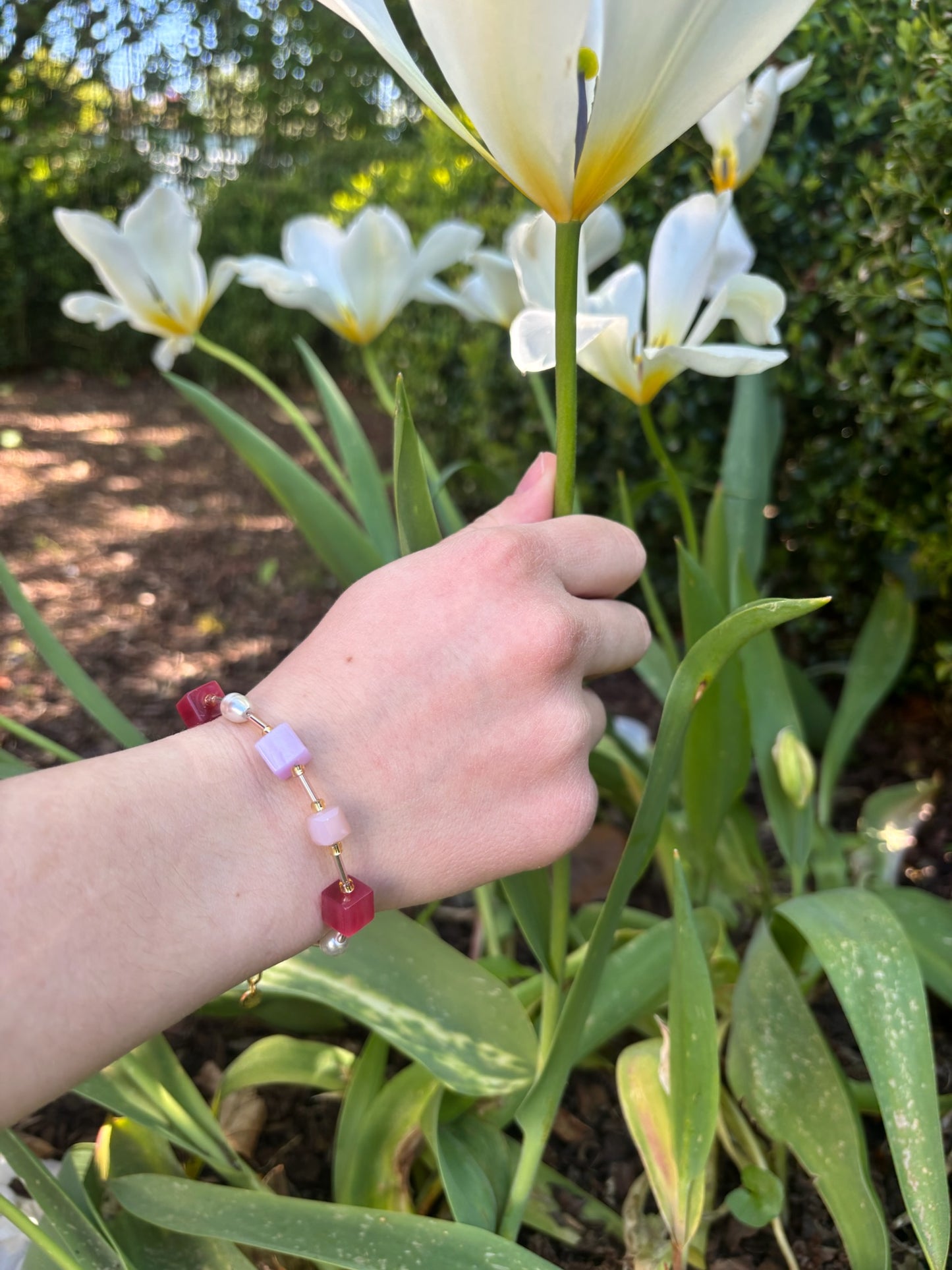 Bracelet Victoria perles roses et acier inoxydable doré