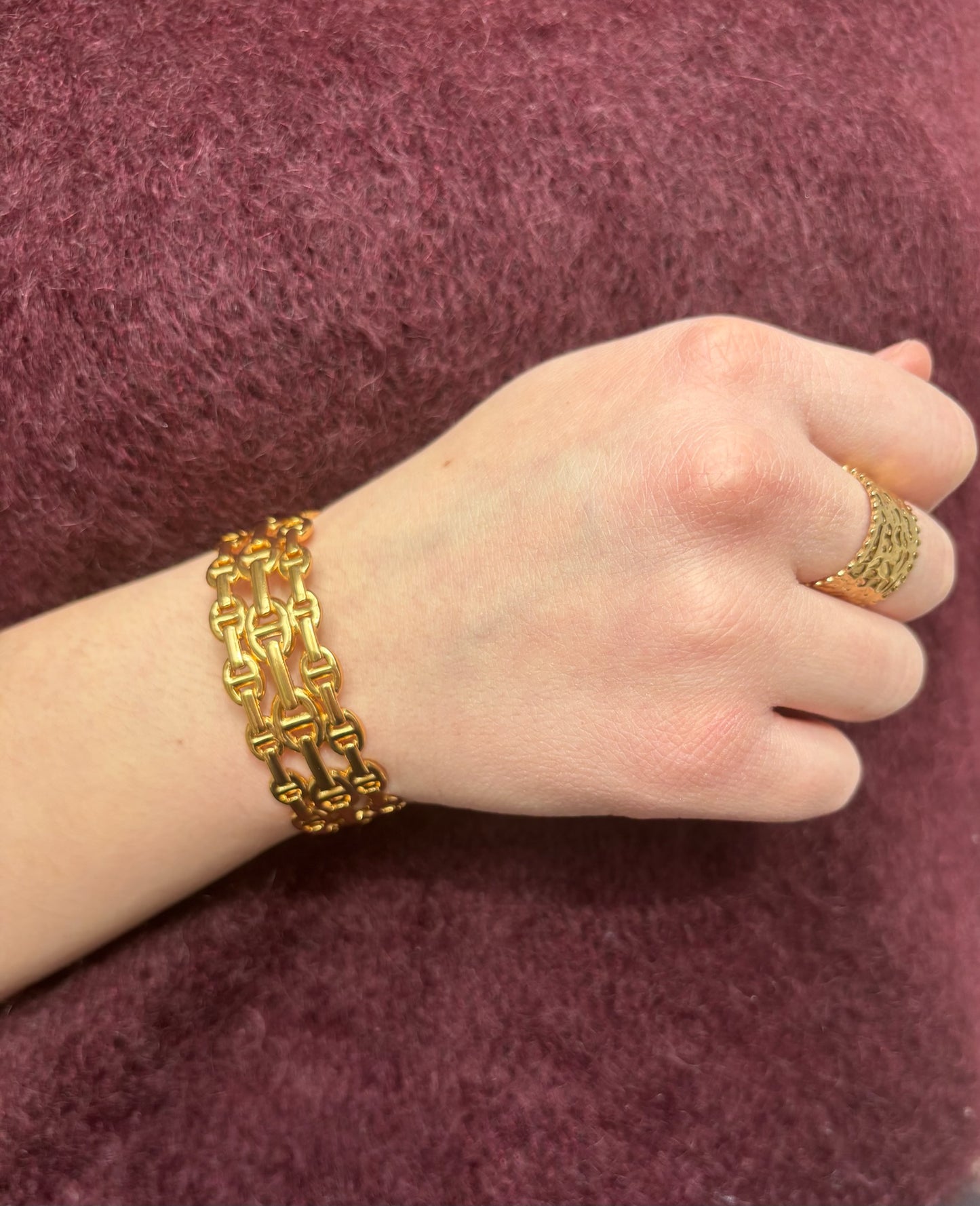 Bracelet jonc Louise en acier inoxydable doré
