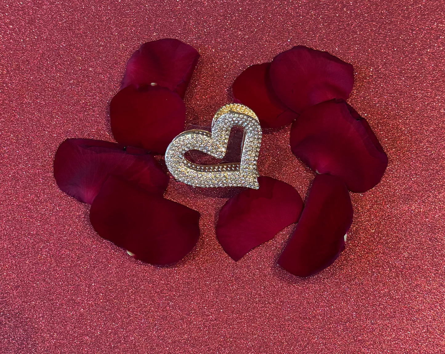 Pince en forme de cœur dorée et strass Saint Valentin