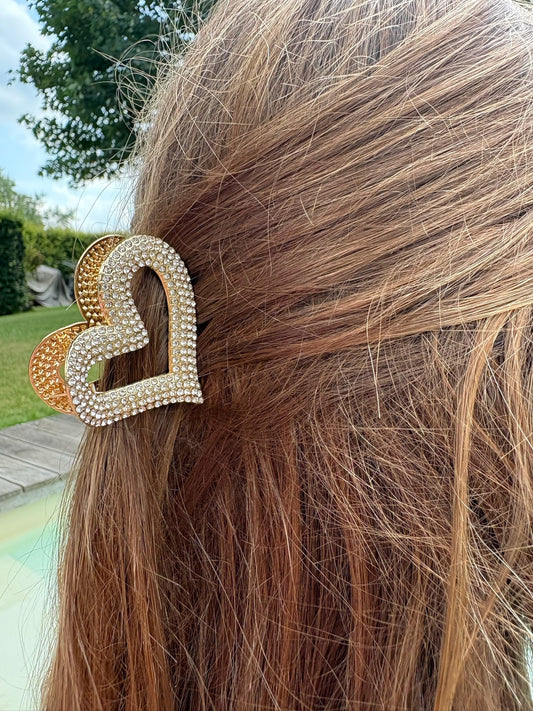 Pince en forme de cœur dorée et strass