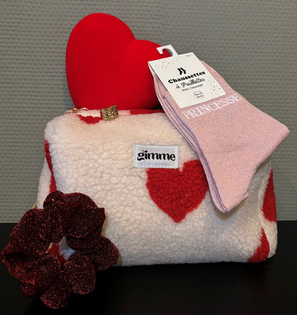 Trousse surprise Saint-Valentin (bague, chaussettes et chouchou à paillettes)